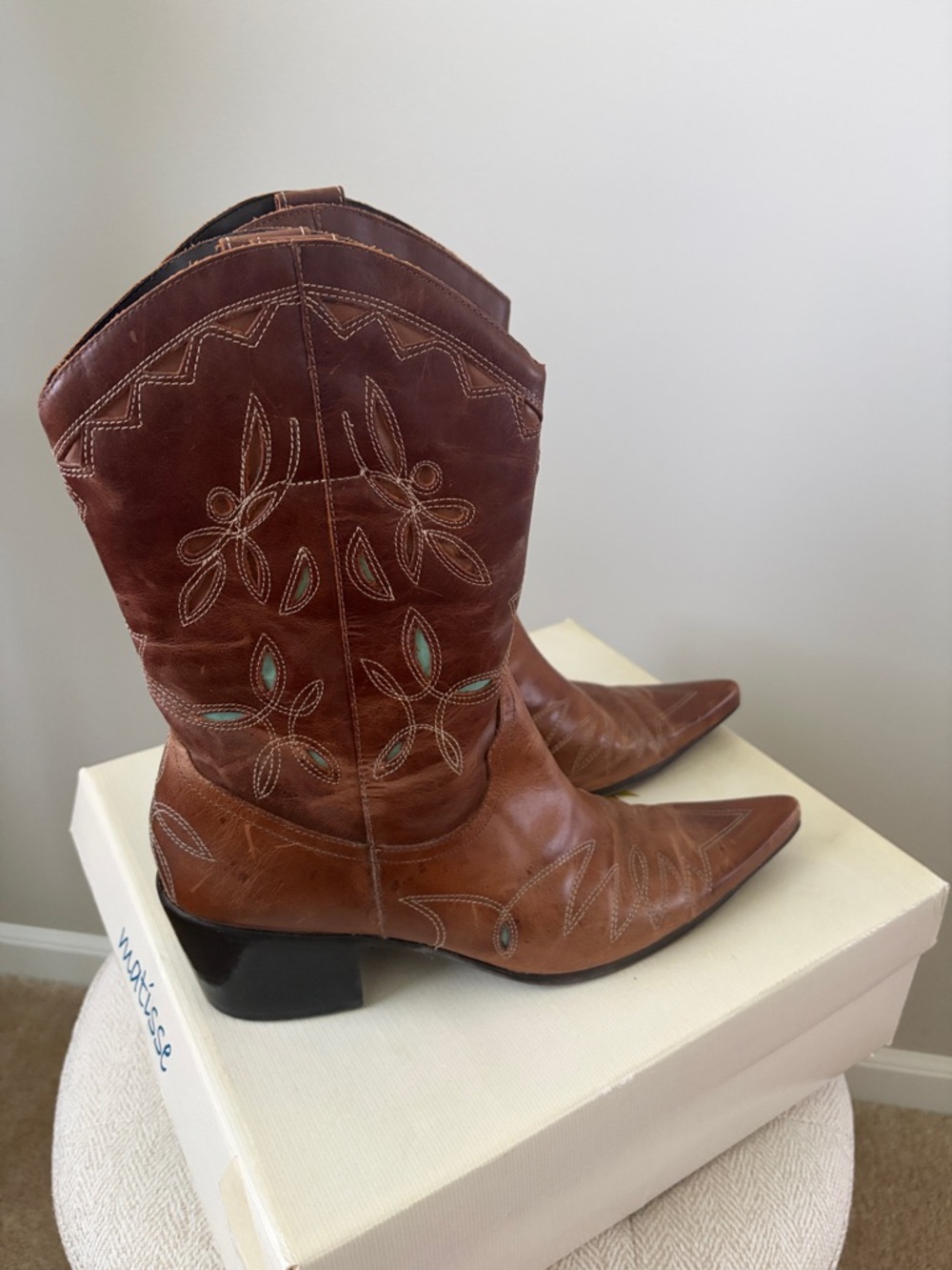 Matisse Brown Leather Pointed-Toe Western Boots - Picture 4 of 10